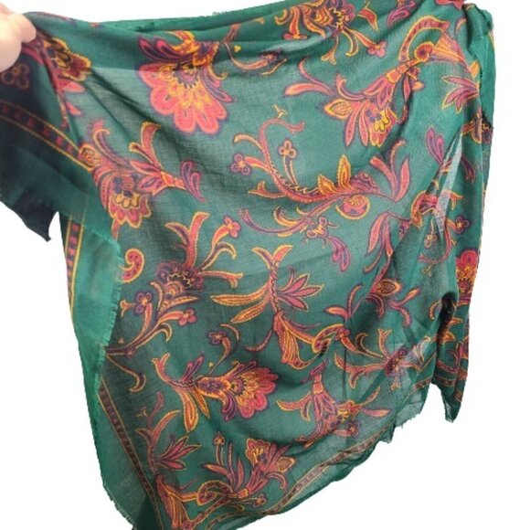 Vintage Hasting & Smith Scarf Wrap Green Paisley Art Deco Square Italy - Picture 2 of 5